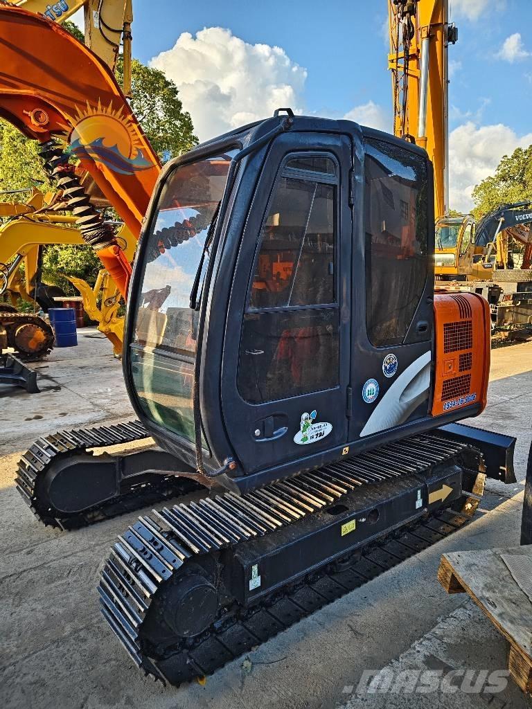 Hitachi ZX 70 中型挖掘机
