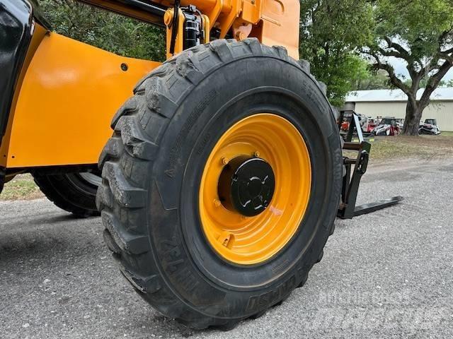 JCB 507-42 伸缩臂叉装车|叉装车