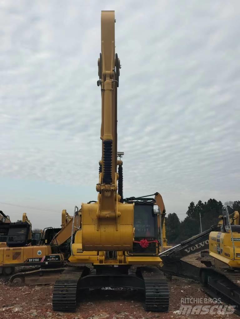 Komatsu PC 200-8 履带挖掘机