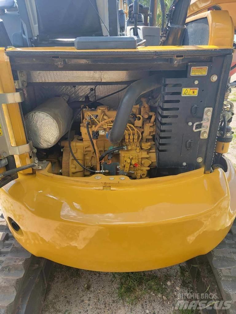 CAT 303 E CR 小型挖掘机