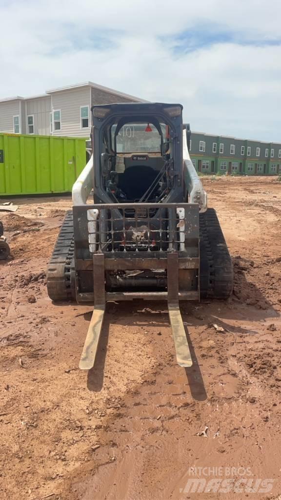 Bobcat T 76 滑移装载机