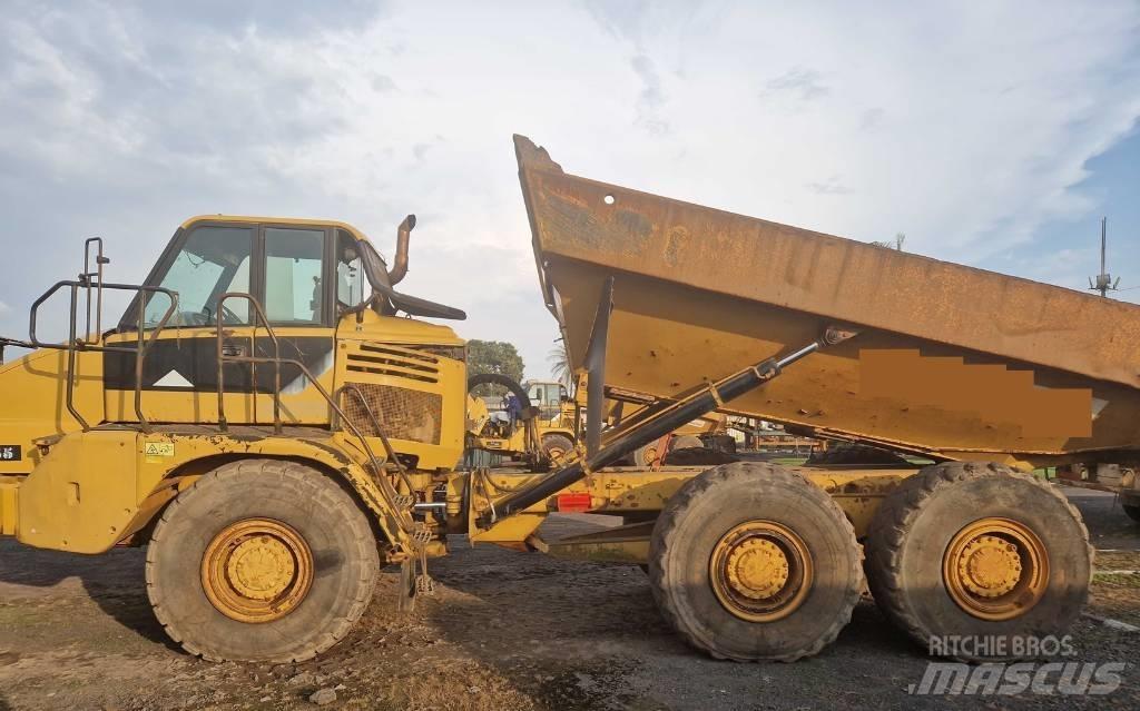 CAT 730 铰接式自卸车