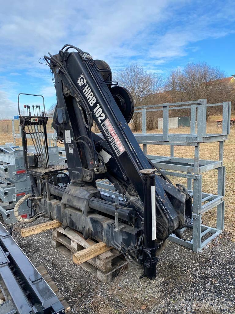 Hiab 102 随车折臂吊