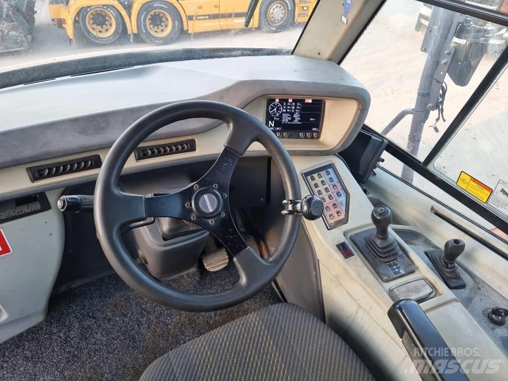Doosan DA 30 铰接式自卸车