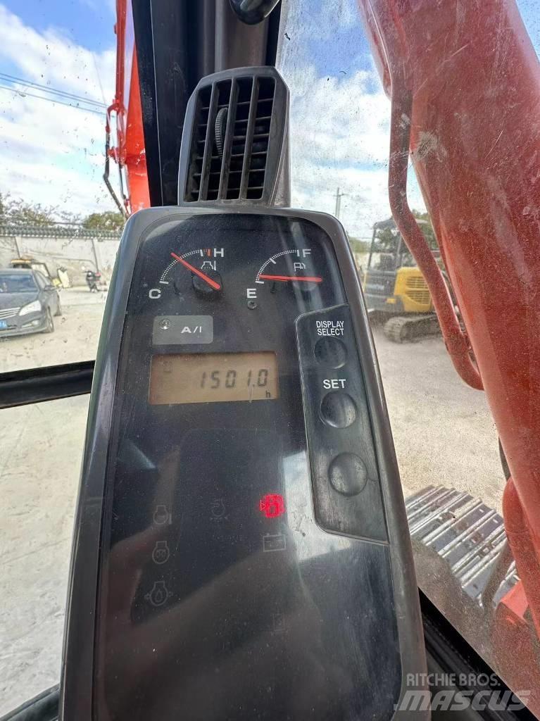 Hitachi ZX75US 小型挖掘机