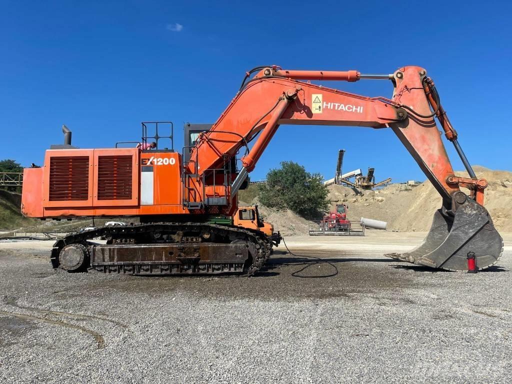 Hitachi EX 1200-6 履带挖掘机