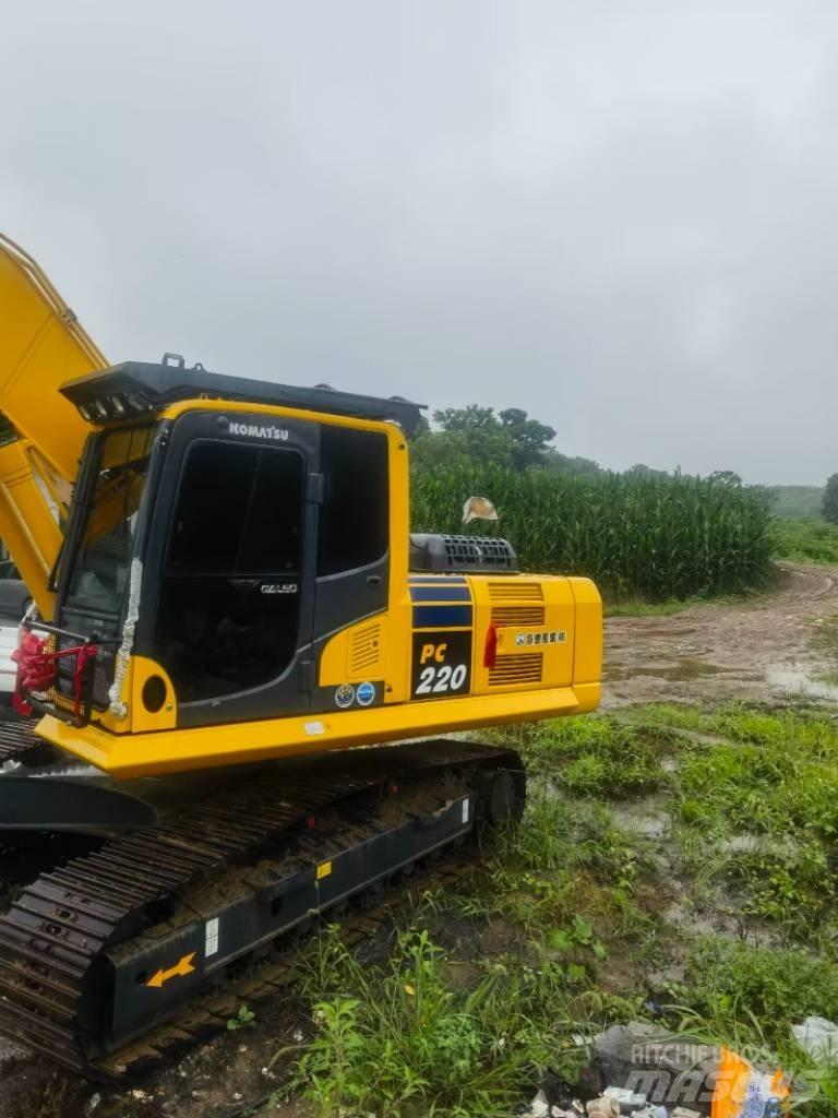 Komatsu pc220-8 履带挖掘机