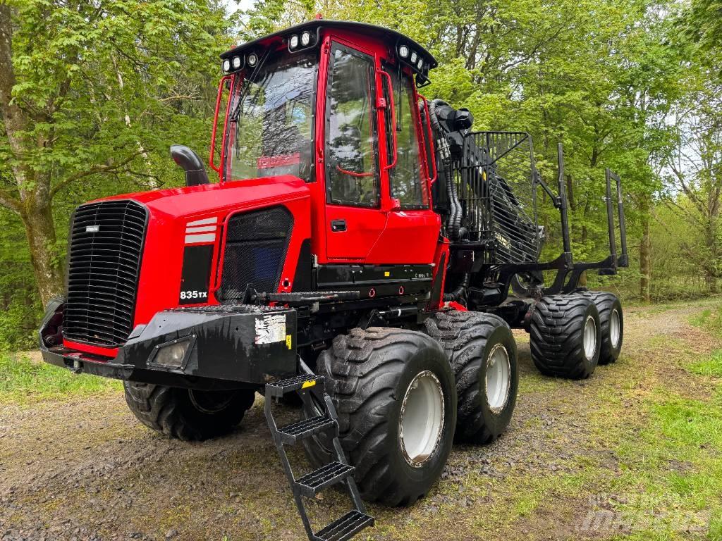 Komatsu 835 TX 集运机