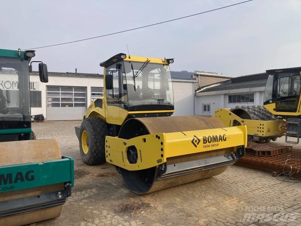 Bomag BW 211 DH-5 单轮压路机