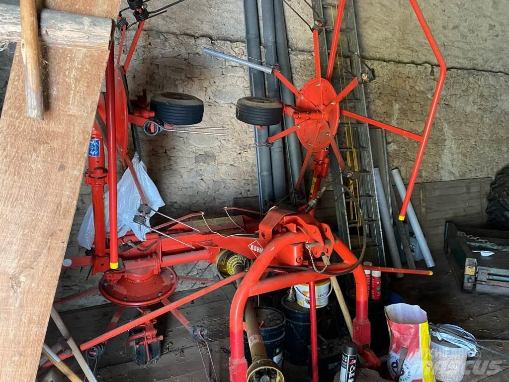 Kuhn GF 5001 MH 犁耙和摊草机