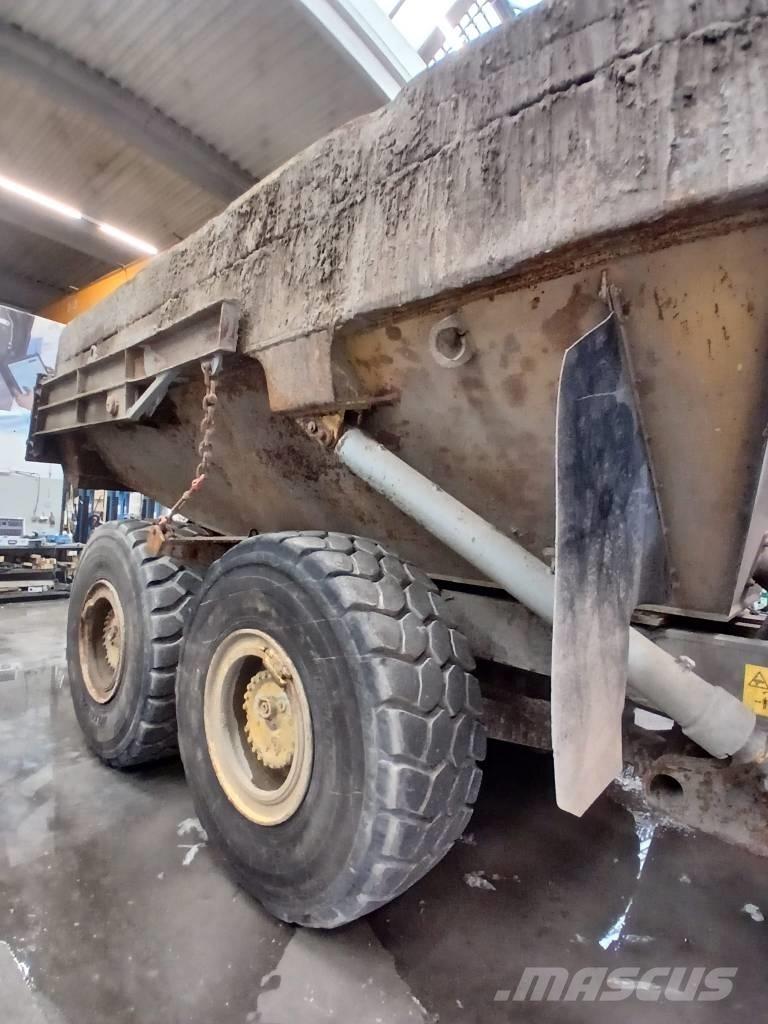 Komatsu HM 300-2 铰接式自卸车