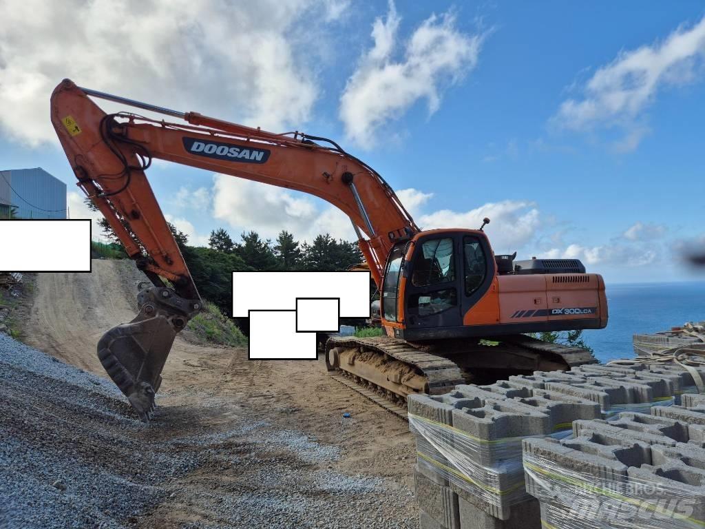 Doosan DX 300 LCA 履带挖掘机