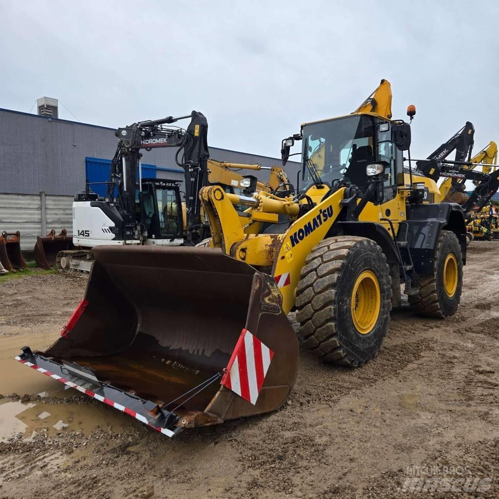 Komatsu WA 320-8 轮式装载机