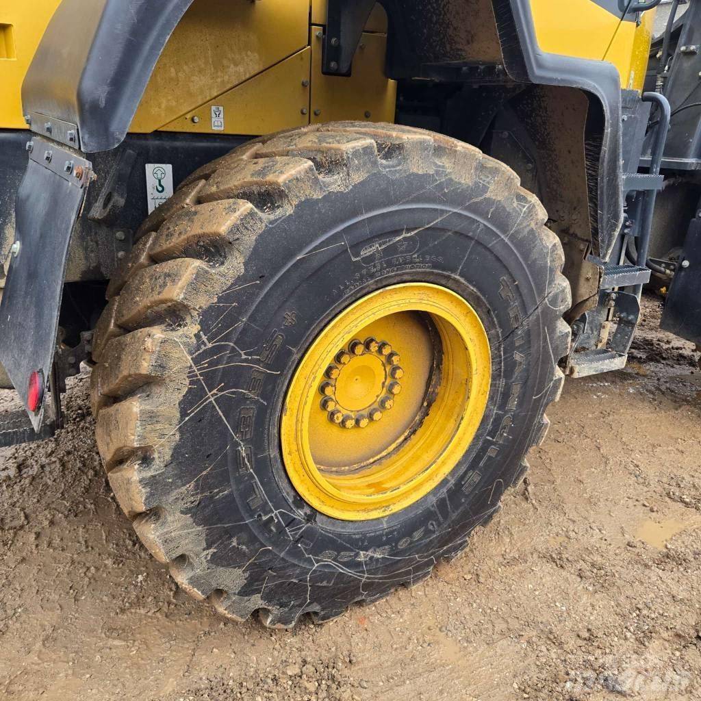 Komatsu WA 320-8 轮式装载机