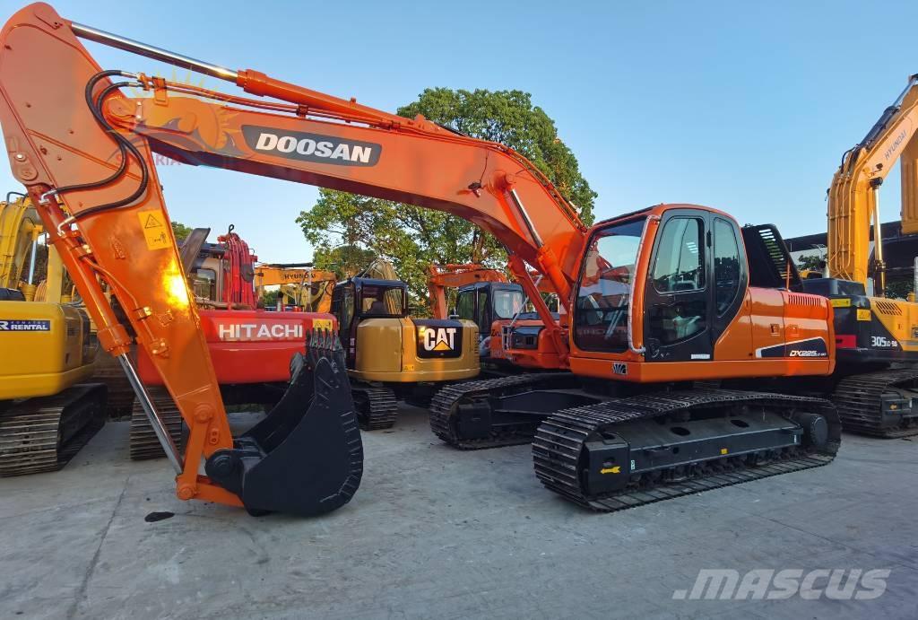 Doosan DX 225 LC 履带挖掘机
