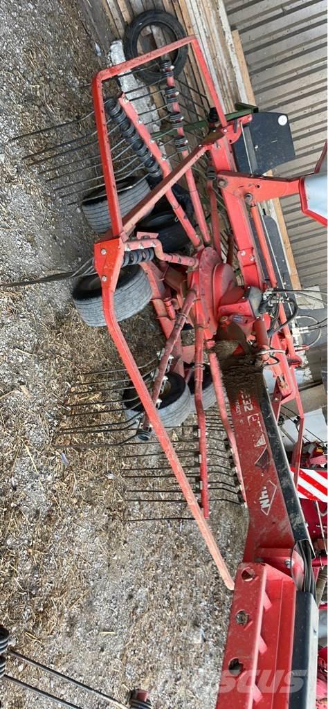 Kuhn GA 6632 料堆整形机