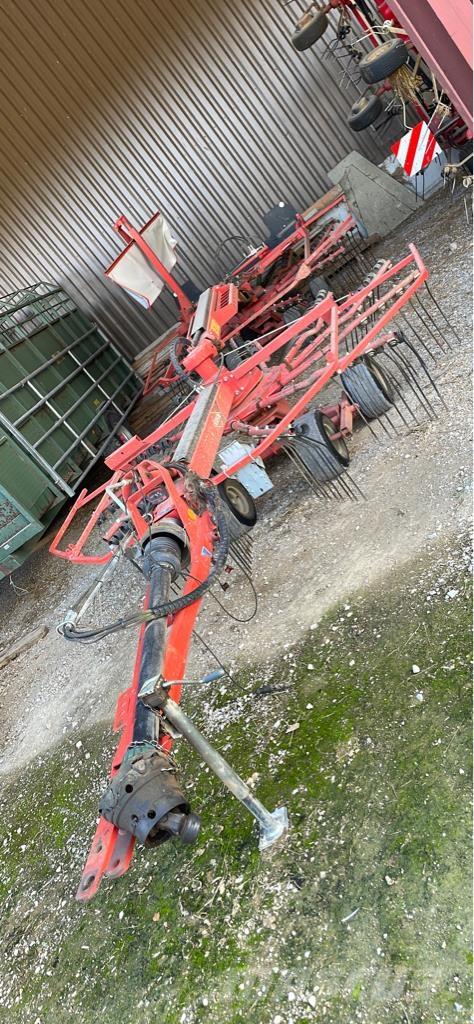 Kuhn GA 6632 料堆整形机