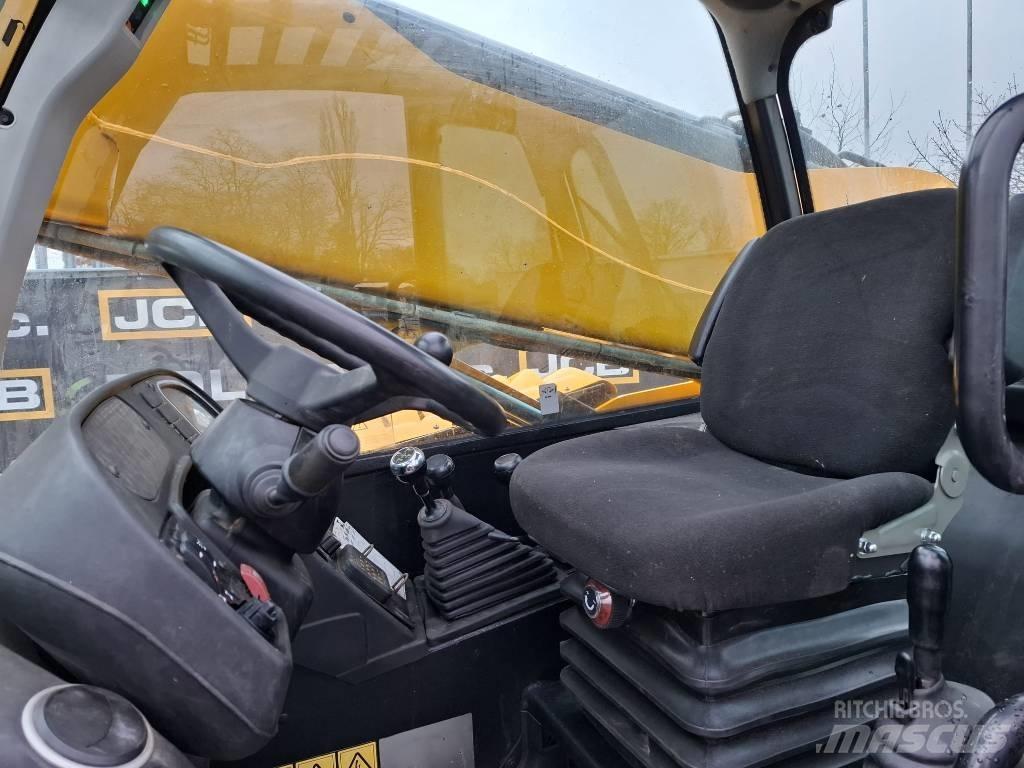 JCB 535-125 伸缩臂叉装车|叉装车
