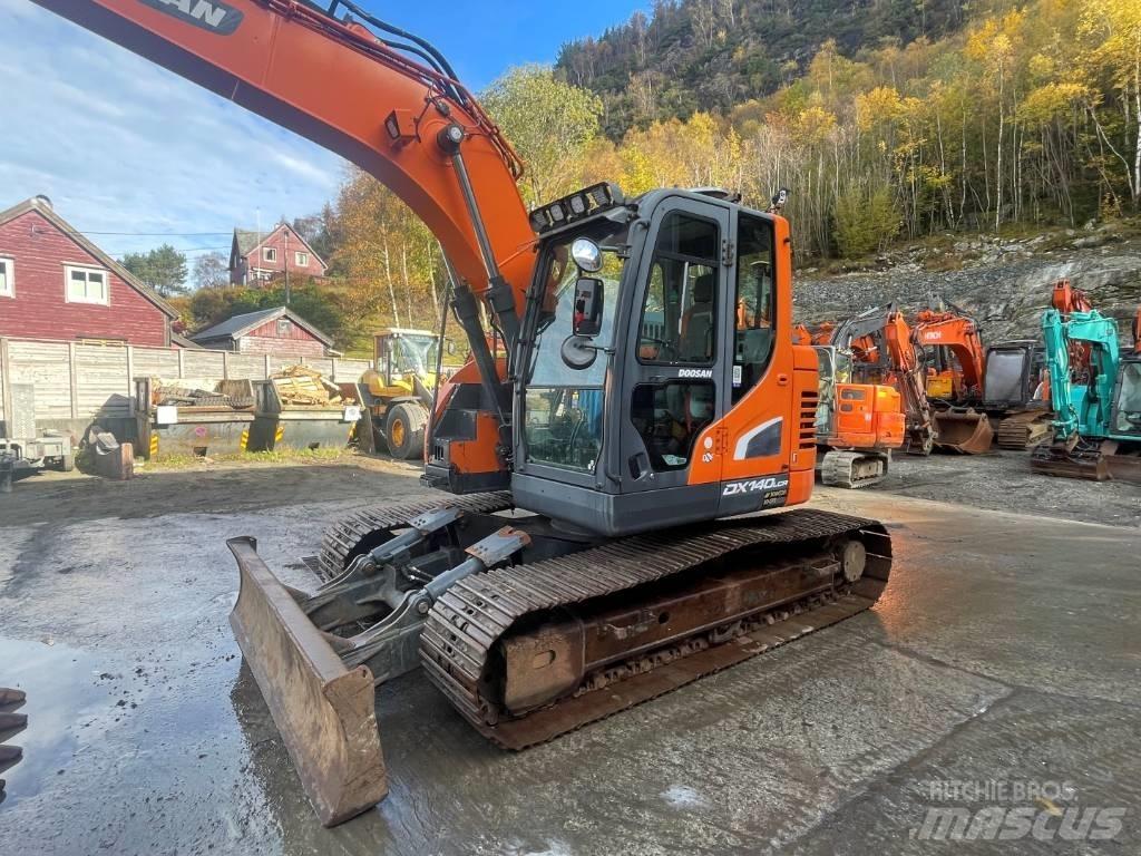 Doosan DX140LCR-5 履带挖掘机