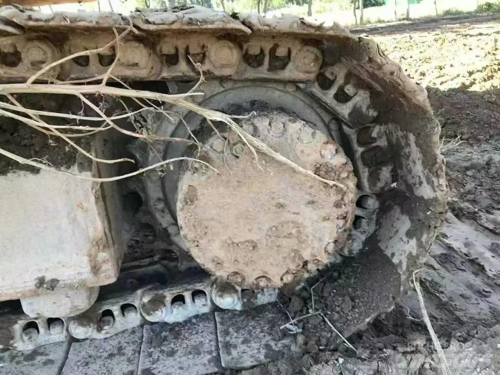 Komatsu PC 210 履带挖掘机