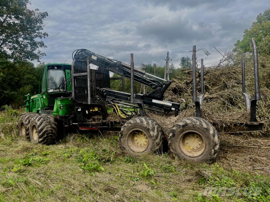John Deere 1110 E 集运机