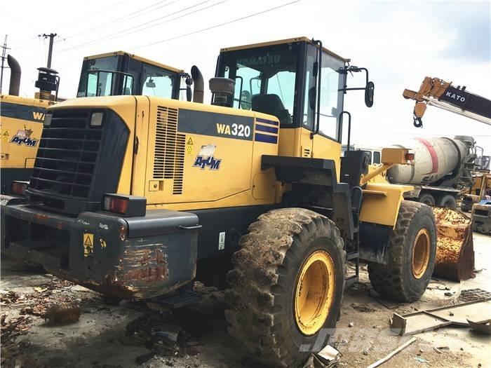 Komatsu WA 320-3 轮式装载机