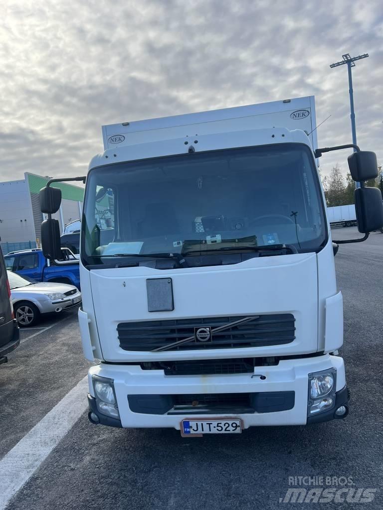 Volvo FL240 厢式货车