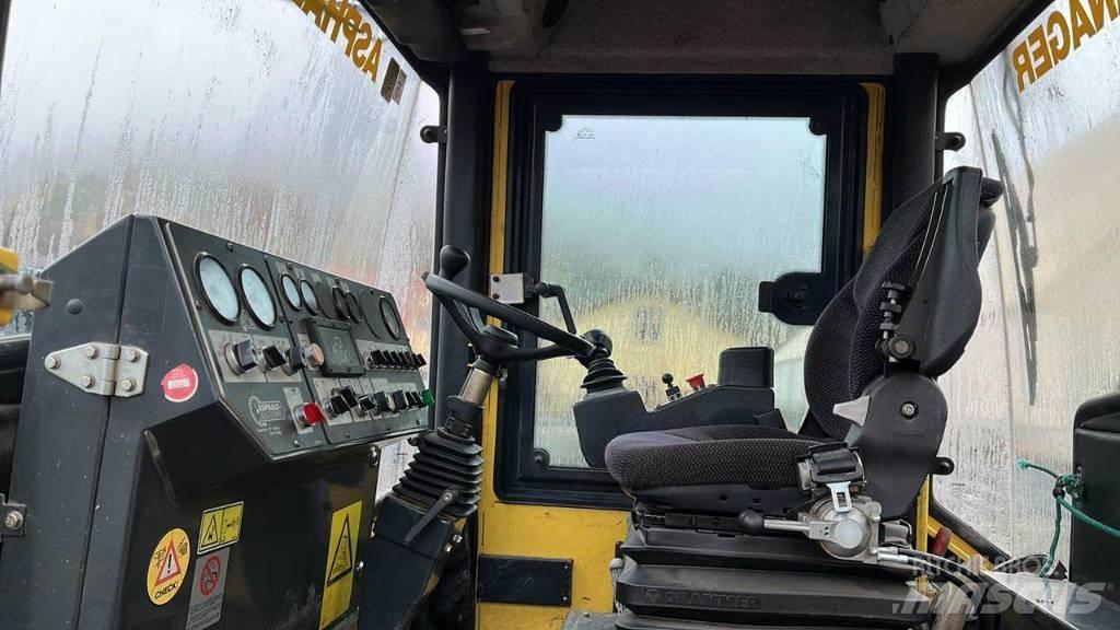 Bomag BW174 AD 双轮压路机