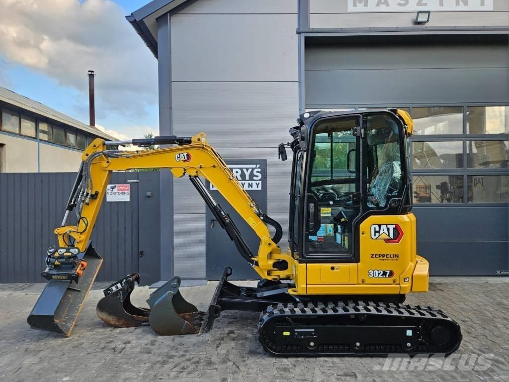 CAT 302.7 CR 小型挖掘机