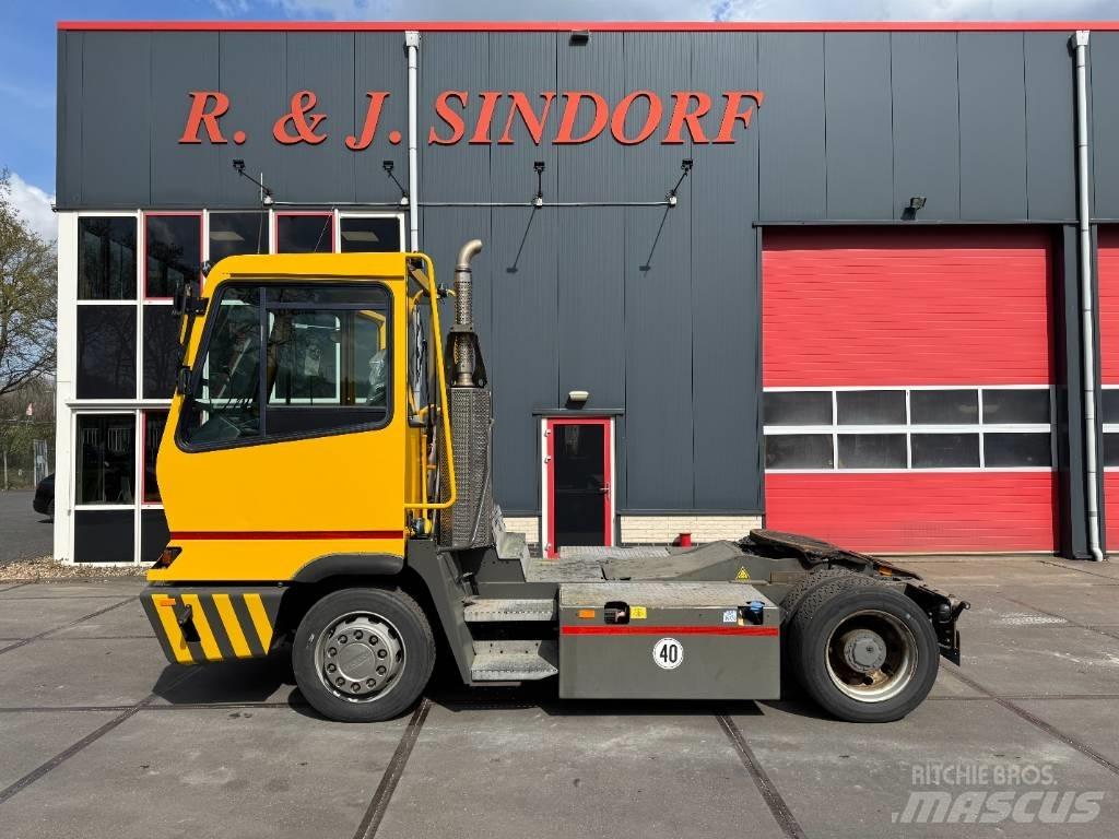 Terberg YT222 码头牵引车