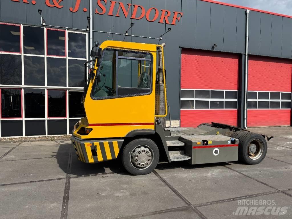 Terberg YT222 码头牵引车