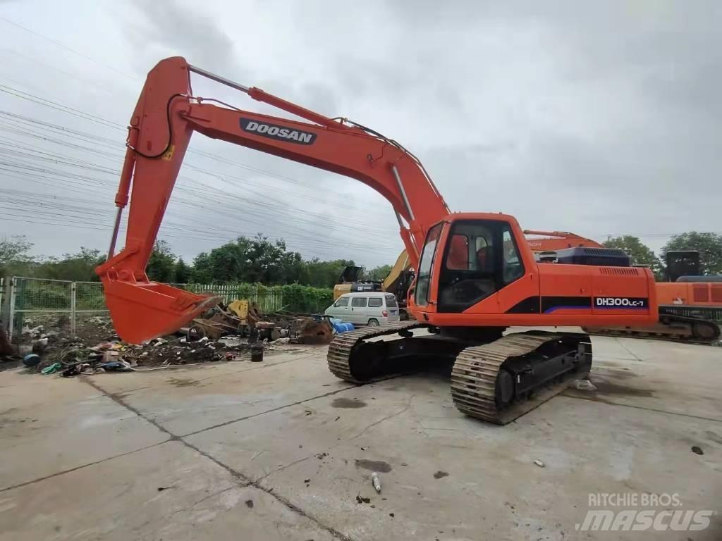Doosan DH 300 LC-7 履带挖掘机
