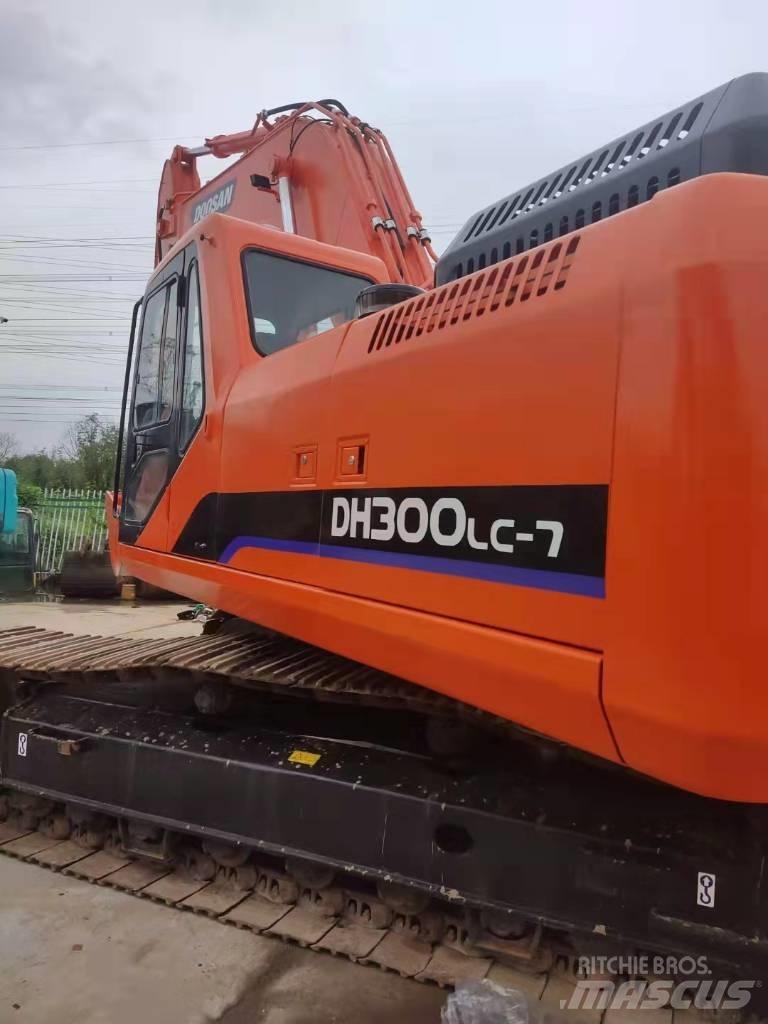 Doosan DH 300 LC-7 履带挖掘机