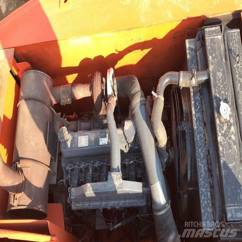 Doosan dh220lc-7 履带挖掘机