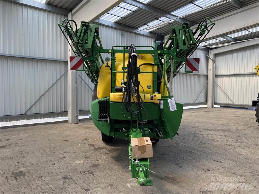 John Deere R740i 牵引式喷雾机
