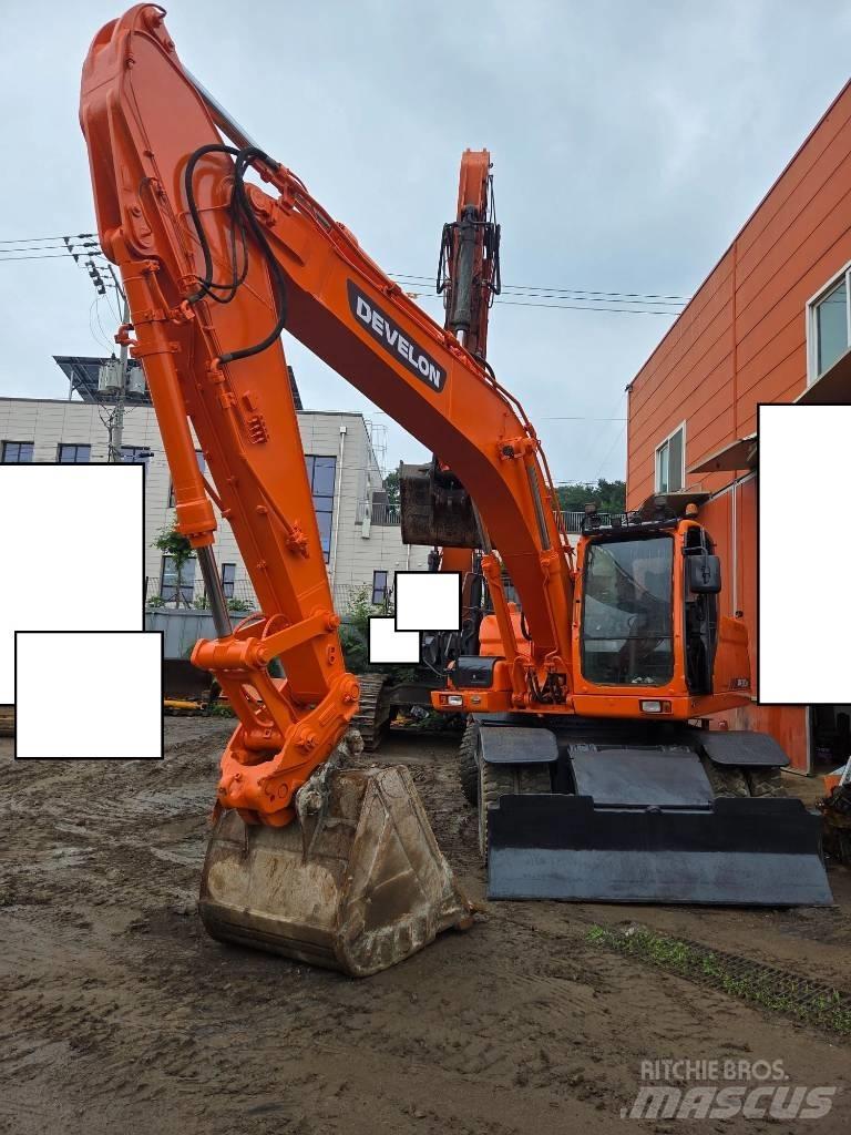 Doosan DX 210 W 轮式挖掘机