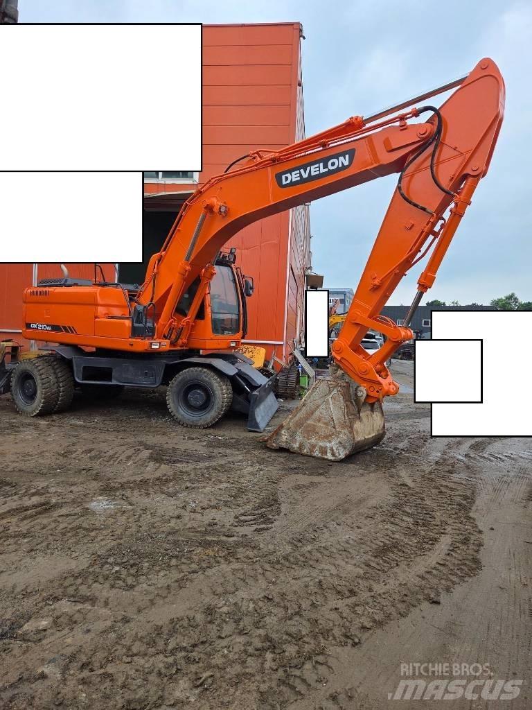 Doosan DX 210 W 轮式挖掘机