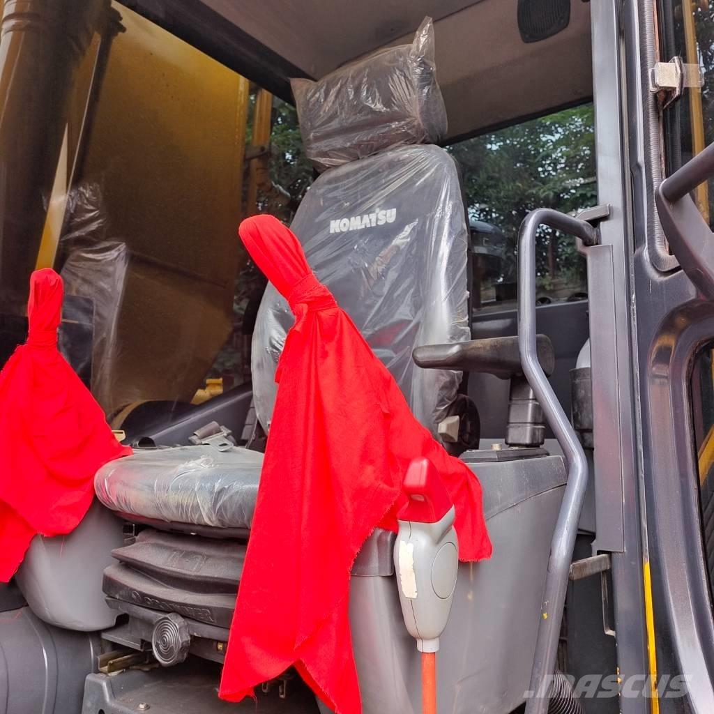 Komatsu PC 220 履带挖掘机