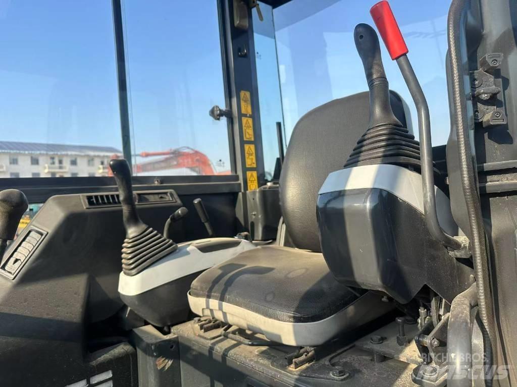 Komatsu PC 40 小型挖掘机