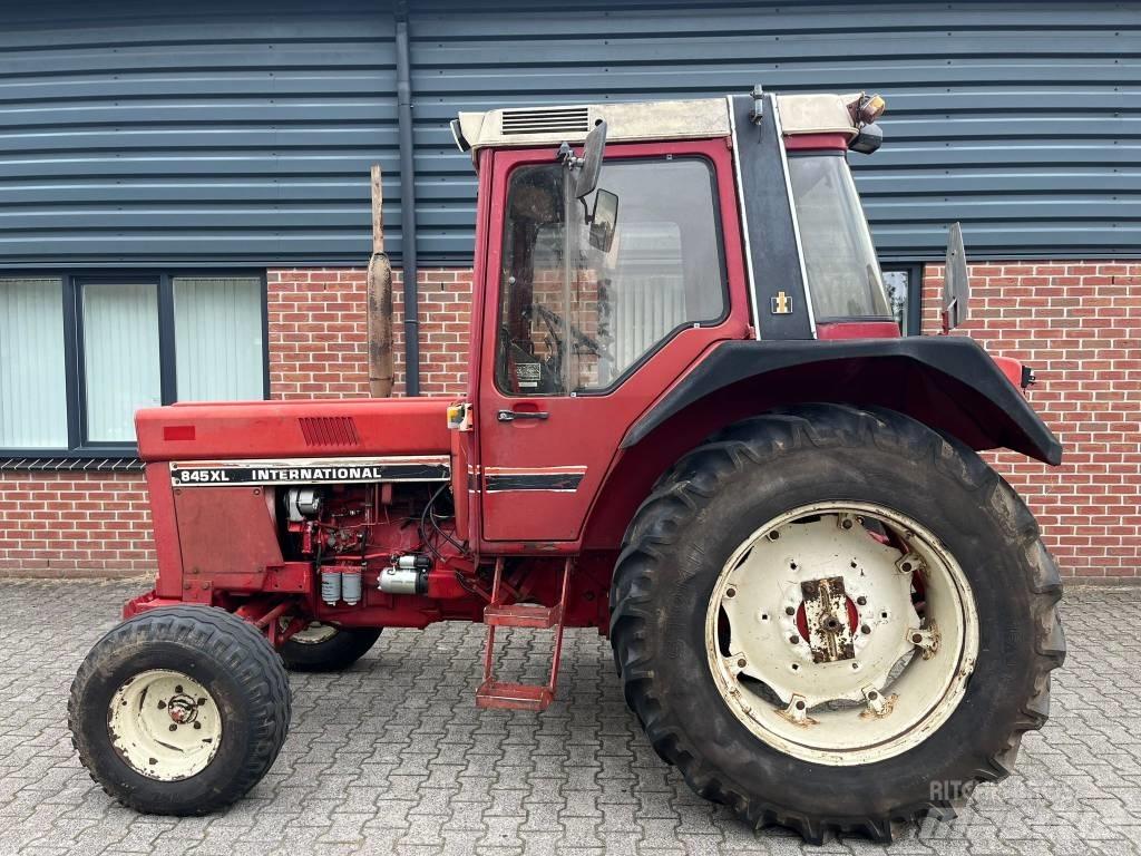 International 845 XL 拖拉机/农用车