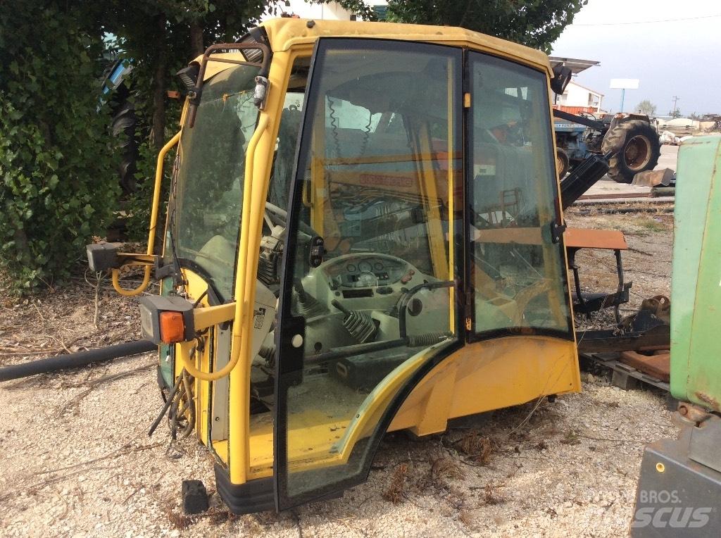 Komatsu W93r 驾驶室与内部