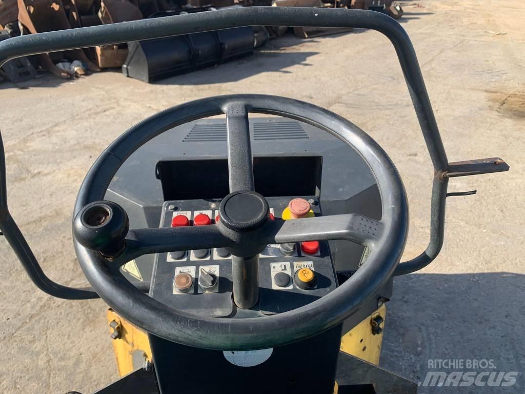 Bomag BW 120 AD-3 双轮压路机