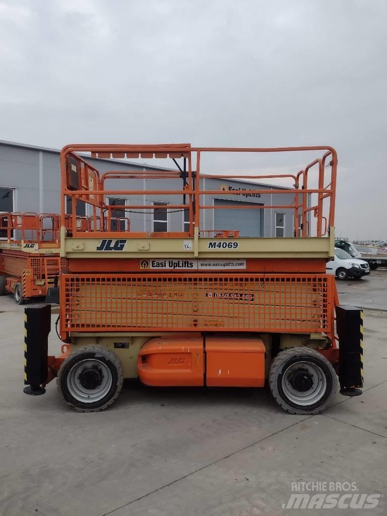 JLG M 4069 剪叉式升降机