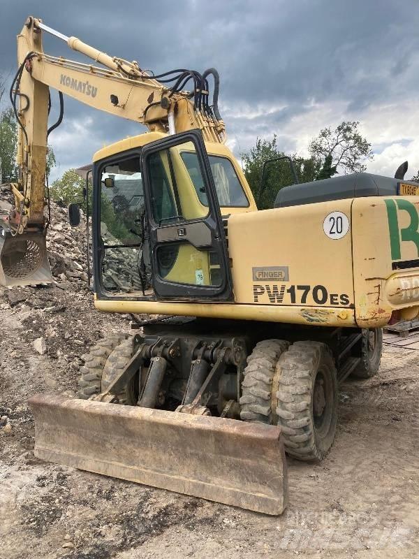 Komatsu PW 170 ES-6K 轮式挖掘机