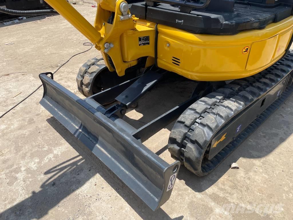 Komatsu PC 20 MR 小型挖掘机