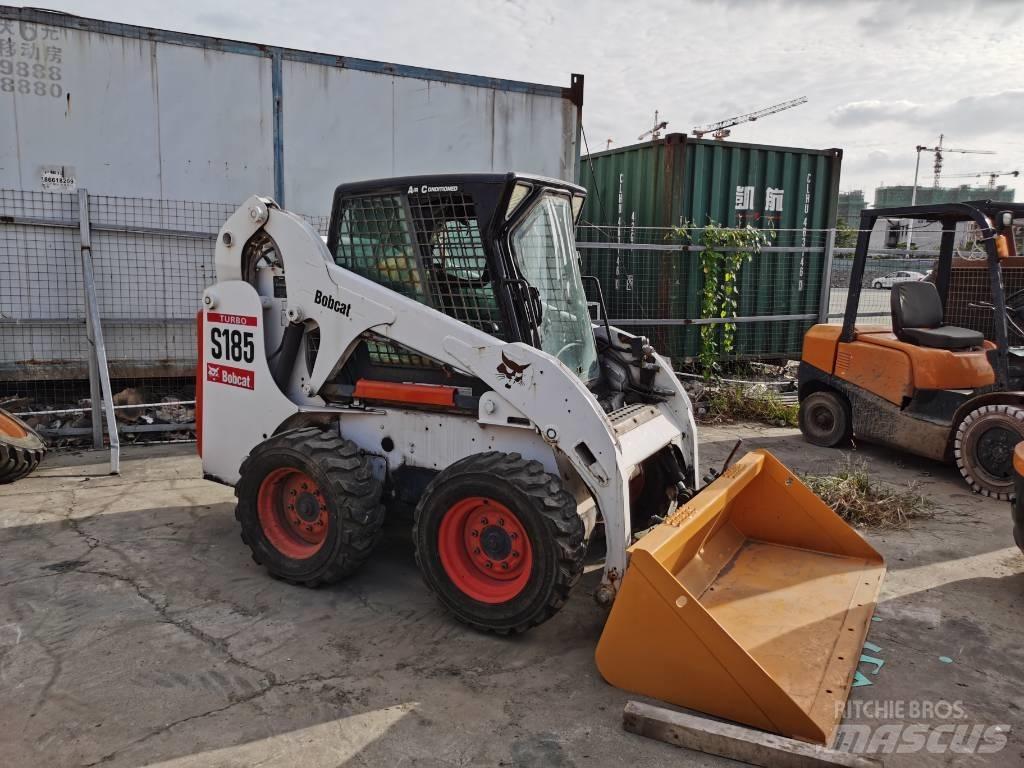 Bobcat S185 滑移装载机