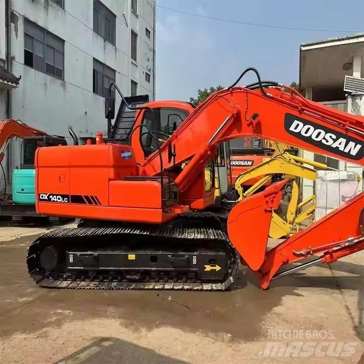 Doosan DX140LC 履带挖掘机