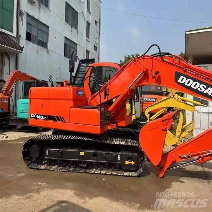 Doosan DX140LC 履带挖掘机