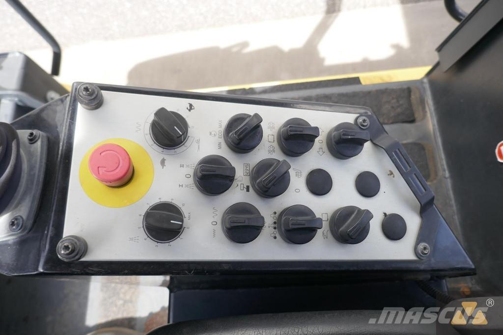 Bomag BW190AD-5 双轮压路机