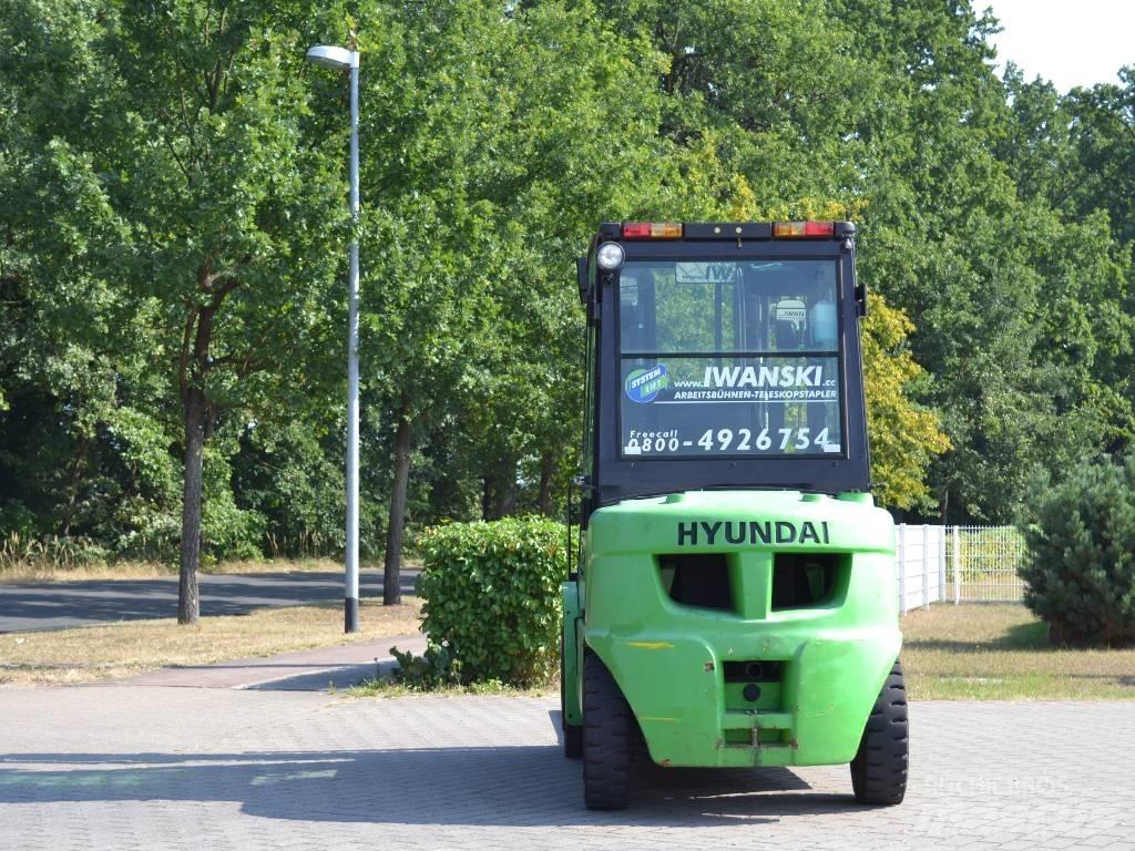 Hyundai 30 D-7 柴油叉车